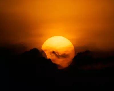 Por que não há eclipse todo mês? Entenda a inclinação da Lua e as temporadas