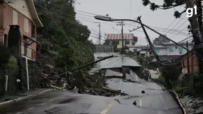 Rua desmoronada em Gramado continua destruída após 2 anos das enchentes