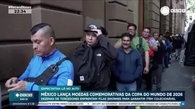 Torcedores fazem fila para garantir moeda da Copa do Mundo no México