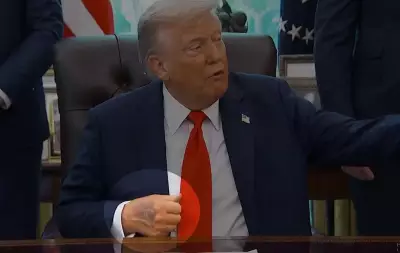 Trump aparece de olhos fechados em evento; Casa Branca diz que estava acordado