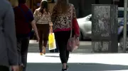 50% das mulheres brasileiras sofreram assédio em 2025, aponta Fórum de Segurança