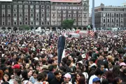 50 mil fãs do BTS lotam Zócalo no México para ver grupo sul-coreano