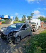 Acidente com quatro veículos deixa cinco feridos na BR-040 em Juiz de Fora