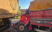 Acidente entre caminhões na BR-153 mata duas pessoas em Aparecida de Goiânia