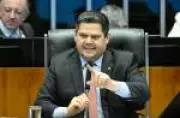 Alcolumbre recusa ler requerimento de CPMI do Banco Master no Congresso