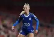 Alisha Lehmann eleita melhor jogadora do Leicester causa polêmica entre torcedores