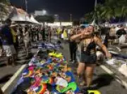 Ambulantes reclamam de vendas fracas no show da Shakira em Copacabana