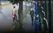 Arrastão em ponto de ônibus em Uberlândia: seis pessoas são roubadas