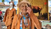 Artesão de 79 anos mantém viva tradição do gibão de couro no Piauí