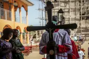 Ataque a hospital na RDC exige corpo de líder religioso morto por Ebola