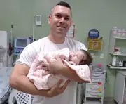 Bebê de dois meses salva de engasgo por policiais rodoviários em AL