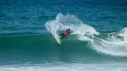 Brasileiros dominam estreia da etapa de Raglan no Mundial de Surfe