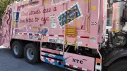 Caminhões de lixo viram obras de arte em projeto de artistas locais em NY