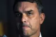 Candidatura de Flávio Bolsonaro sob dúvida após cobrança de R$ 134 milhões