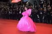 Cannes 2026: Rosa domina tapete vermelho com sofisticação e volume