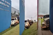 Carreta desgovernada colide contra prédio da prefeitura em Nortelândia (MT)