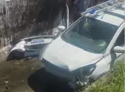 Carro cai em canal no centro de Aracaju; não há informações sobre vítimas
