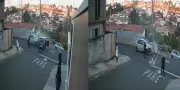 Carro desce sozinho e cai em barranco após motorista esquecer freio de mão em Botucatu
