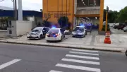 Carro roubado é encontrado em ferro-velho clandestino em Barra do Piraí