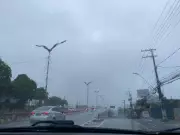Chuva forte causa alagamentos e deslizamentos em Manaus nesta segunda