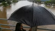 Chuvas intensas causam deslizamentos e alagamentos no Recife
