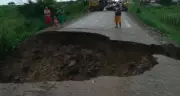Cratera interdita totalmente a RN-120 entre Santo Antônio e Nova Cruz
