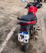 Criança de 8 anos é flagrada pilotando moto na Grande Natal; pai é autuado