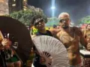 De Lady Gaga a Shakira: leque vira acessório indispensável em show de Copacabana