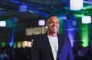 Denílson e Milene Domingues provocam Argentina em campanha de Copa