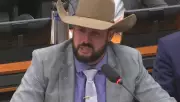Deputado Zé Trovão chora em Conselho de Ética após suspensão aprovada