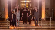 Desfile da Rhodes & Co na Catedral de São Carlos é ovacionado pelo público