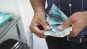 Desigualdade no Brasil: 5% mais pobres vivem com até R$ 299 mensais