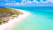 Disputa por praias no Caribe: moradores perdem acesso para resorts de luxo