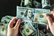 Dólar pode cair mais? XP vê moeda a R$ 4,76 com tendência de baixa