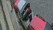 Dupla furta carro em menos de 5 minutos em Suzano; câmeras flagram ação