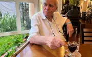 Escritores do Flipoços revelam livros que marcaram suas vidas