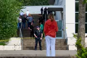 Estudante esfaqueia cinco pessoas em escola de Tacoma, Washington