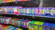 EUA autorizam venda de cigarros eletrônicos com sabor de frutas pela primeira vez