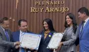 Ex-BBB Marciele Albuquerque recebe título de Cidadã do Amazonas e medalha