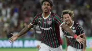 Fluminense e Vitória empatam em 2 a 2 no Maracanã pelo Brasileirão