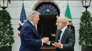 Flávio Bolsonaro ataca Lula como 'velho', mas Trump elogia 'dinamismo' do presidente