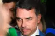 Flávio Bolsonaro diz que não precisa justificar pedido de R$ 135 mi a banqueiro