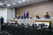 Flávio Bolsonaro ironiza Zema: 'mineiro tem mais calma na hora de falar'