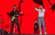 Fred & Fabrício encerram primeira noite do Ribeirão Rodeo Music 2026 com sucessos