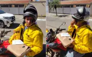 Gesto de dono de restaurante ao doar marmita a entregador viraliza