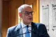 Governador interino do RJ exonera funcionária e depois a procura para trabalhar