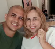 Homem enterra esposa em cova de 2 metros no quintal e é preso por feminicídio