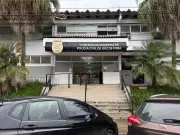 Homem preso suspeito de agredir enteada de 3 anos em Juiz de Fora