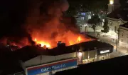Incêndio destrói loja das Casas Bahia em Santa Bárbara d'Oeste