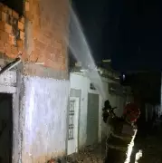 Incêndio em Montes Claros danifica residência; panela elétrica é suspeita
